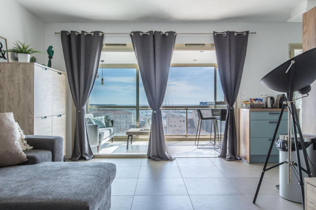 Lb Vacation Rentals I Admire Panoramic Ocean Views Through Walls Of Windows Cannes Zewnętrze zdjęcie