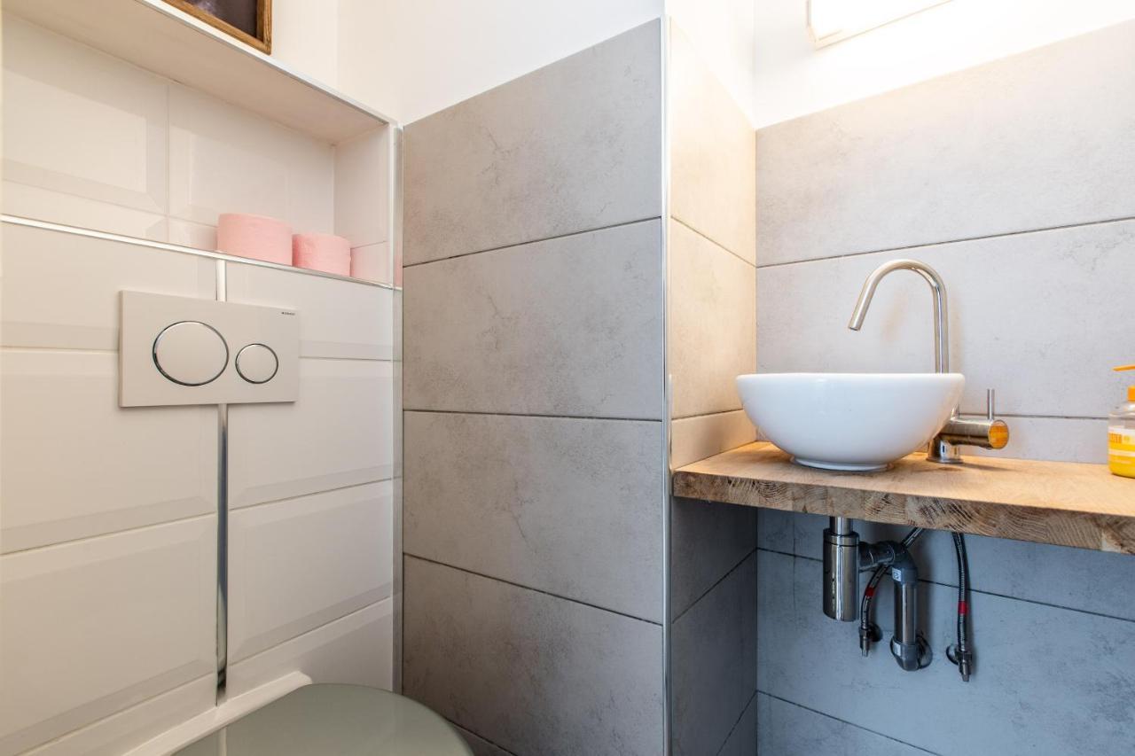 Lb Vacation Rentals I Admire Panoramic Ocean Views Through Walls Of Windows Cannes Zewnętrze zdjęcie