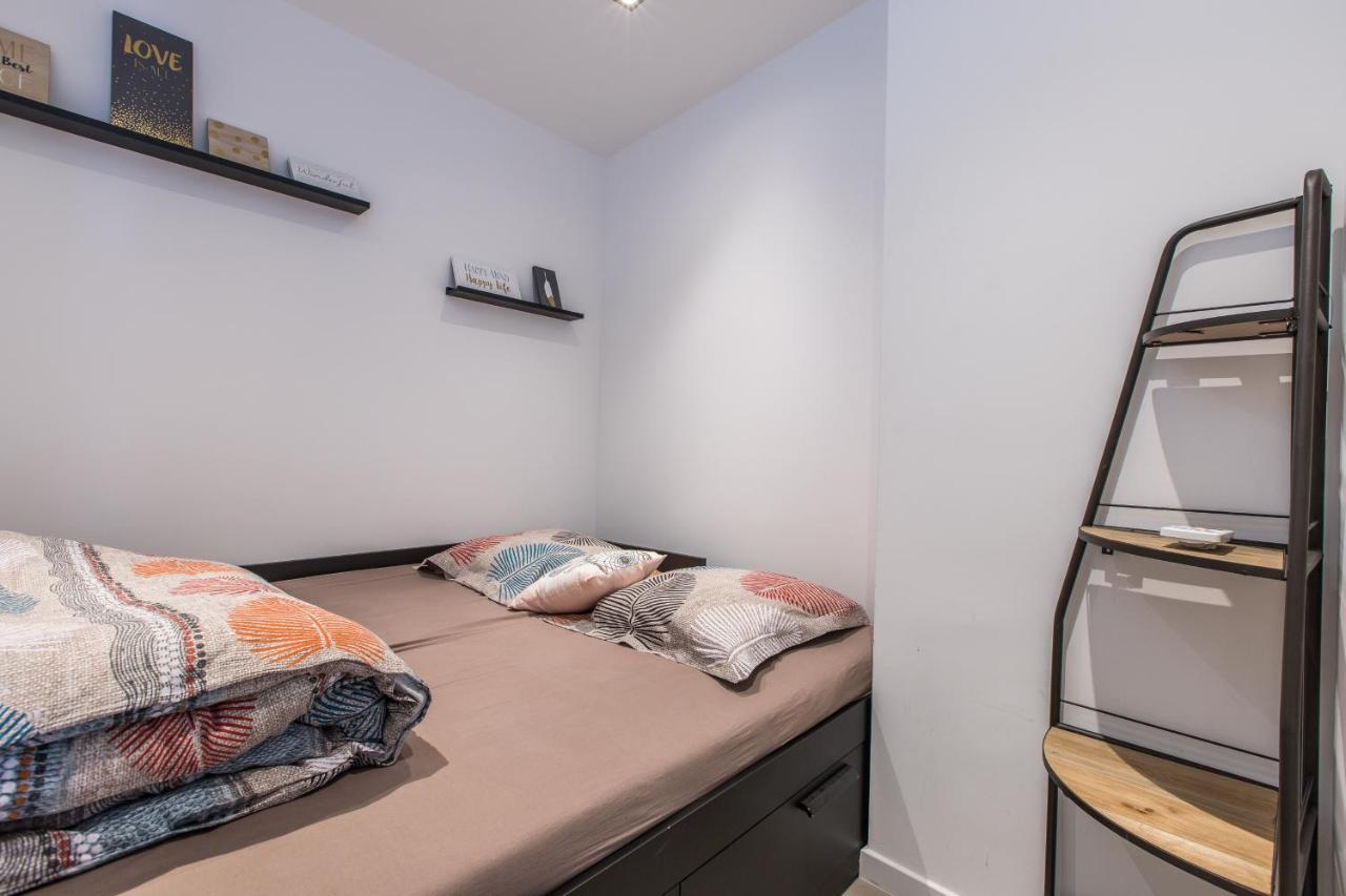Lb Vacation Rentals I Admire Panoramic Ocean Views Through Walls Of Windows Cannes Zewnętrze zdjęcie