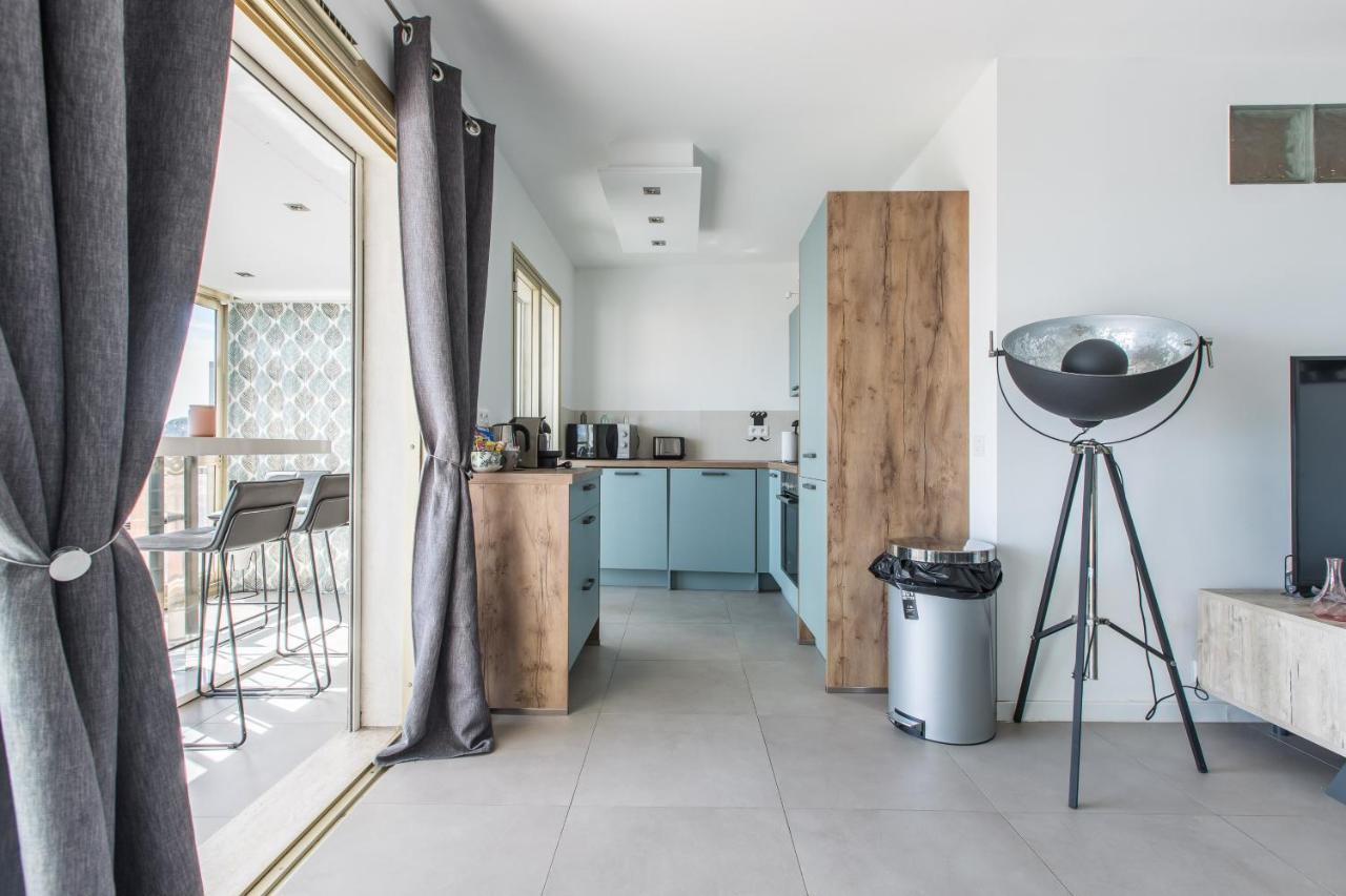 Lb Vacation Rentals I Admire Panoramic Ocean Views Through Walls Of Windows Cannes Zewnętrze zdjęcie